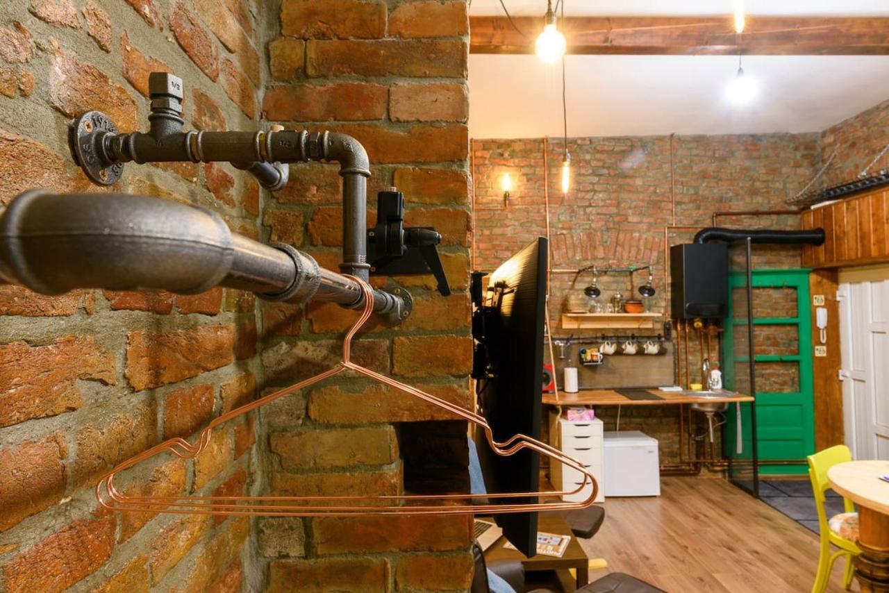 Studio V - Industrial & Original - Old Town *